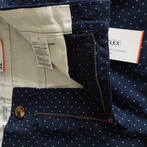 NWT Old Navy Size 32 Ultimate Slim Built-In Flex 10" Inseam Navy Polk Dot Shorts - Picture 13 of 13